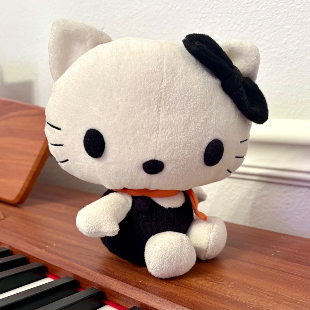 Hello Kitty Sanrio Plush 2007 - monochrome with orange scarf